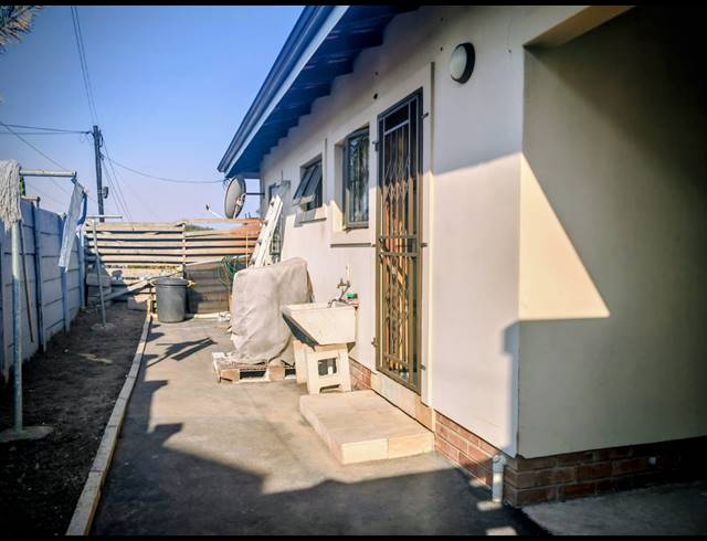 3 BEDROOM SIMPLEX FOR SALE IN HILLARY